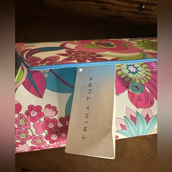 Trina Turk $98 MSRP Summer Floral Clutch Bag - Picture 9 of 15